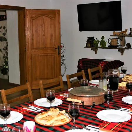 къща речен шепот 칼로페르