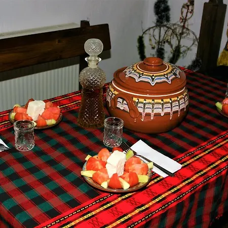 къща речен шепот 칼로페르