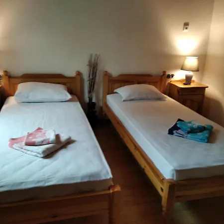 къща речен шепот 게스트하우스 칼로페르