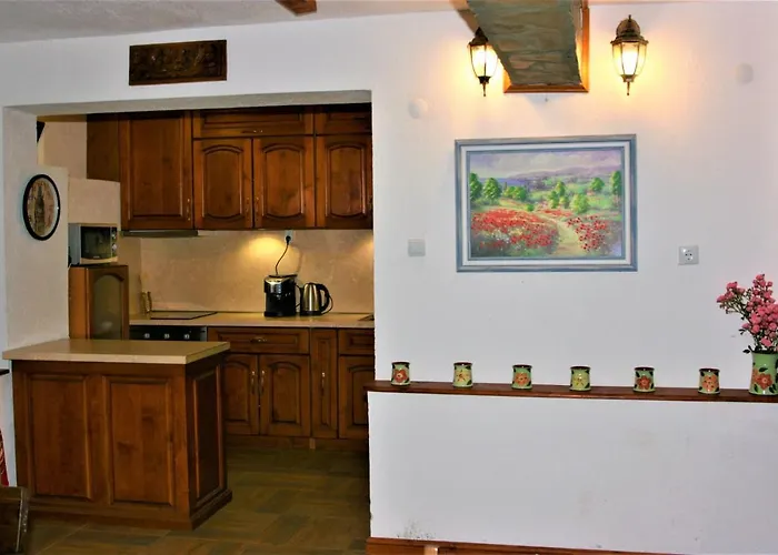 Affittacamere къща речен шепот 3*